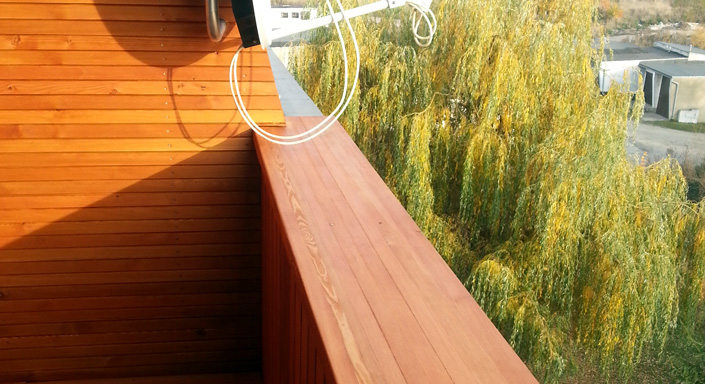 drewniany balkon